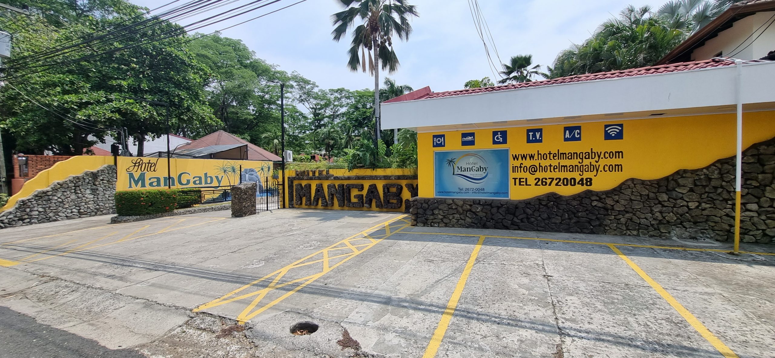 Hotel Mangaby Beachfront